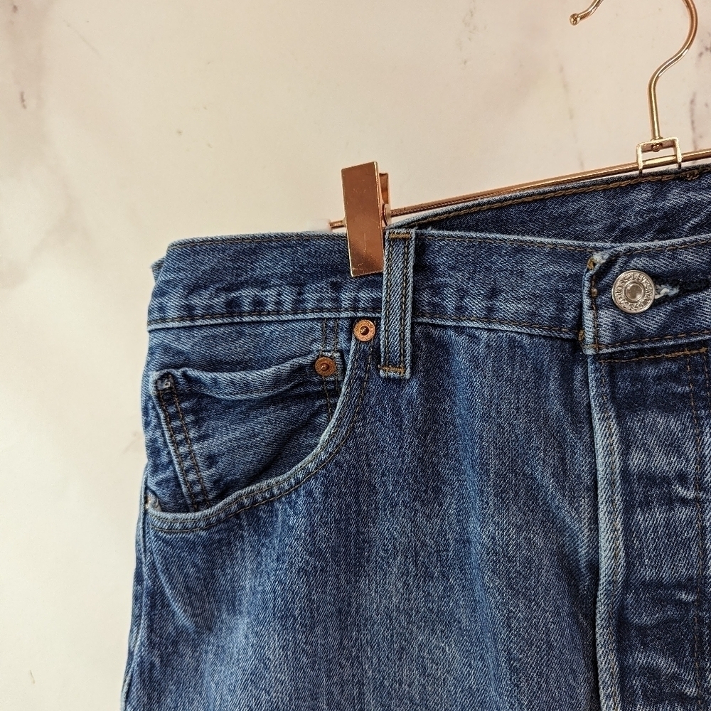 Vintage Levis Jeans Mens 36 X 30 501 XX Y2K Denim Rigid Button Fly Distressed - Picture 2 of 13